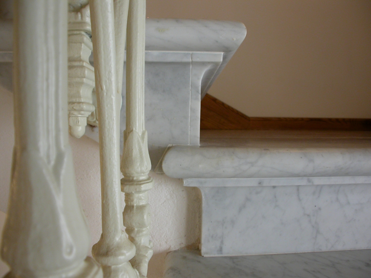 Stair of Marmo Bianco of Carrara Viale Belfiore Firenze Sede ASAP