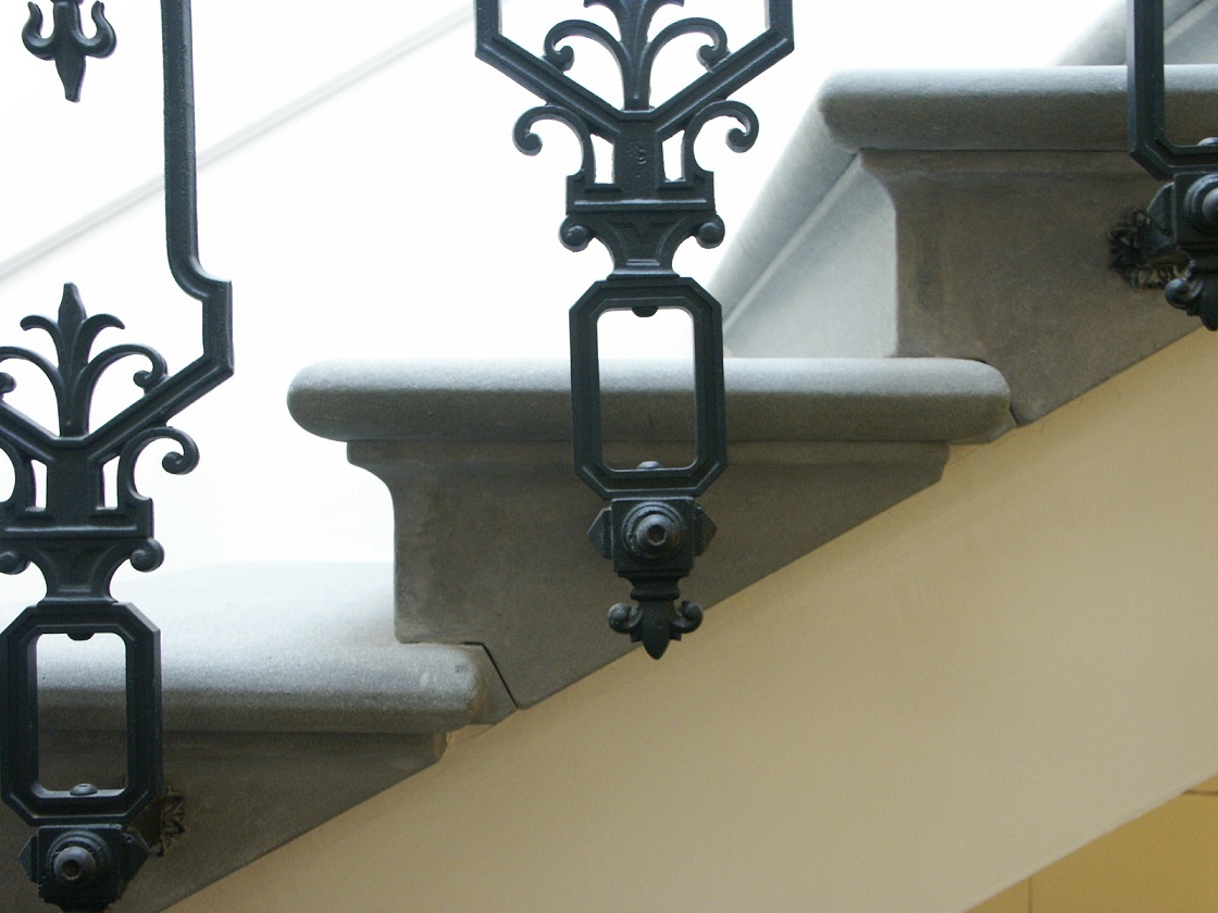 Detail of Greve macigno flamed and antiqued stair 