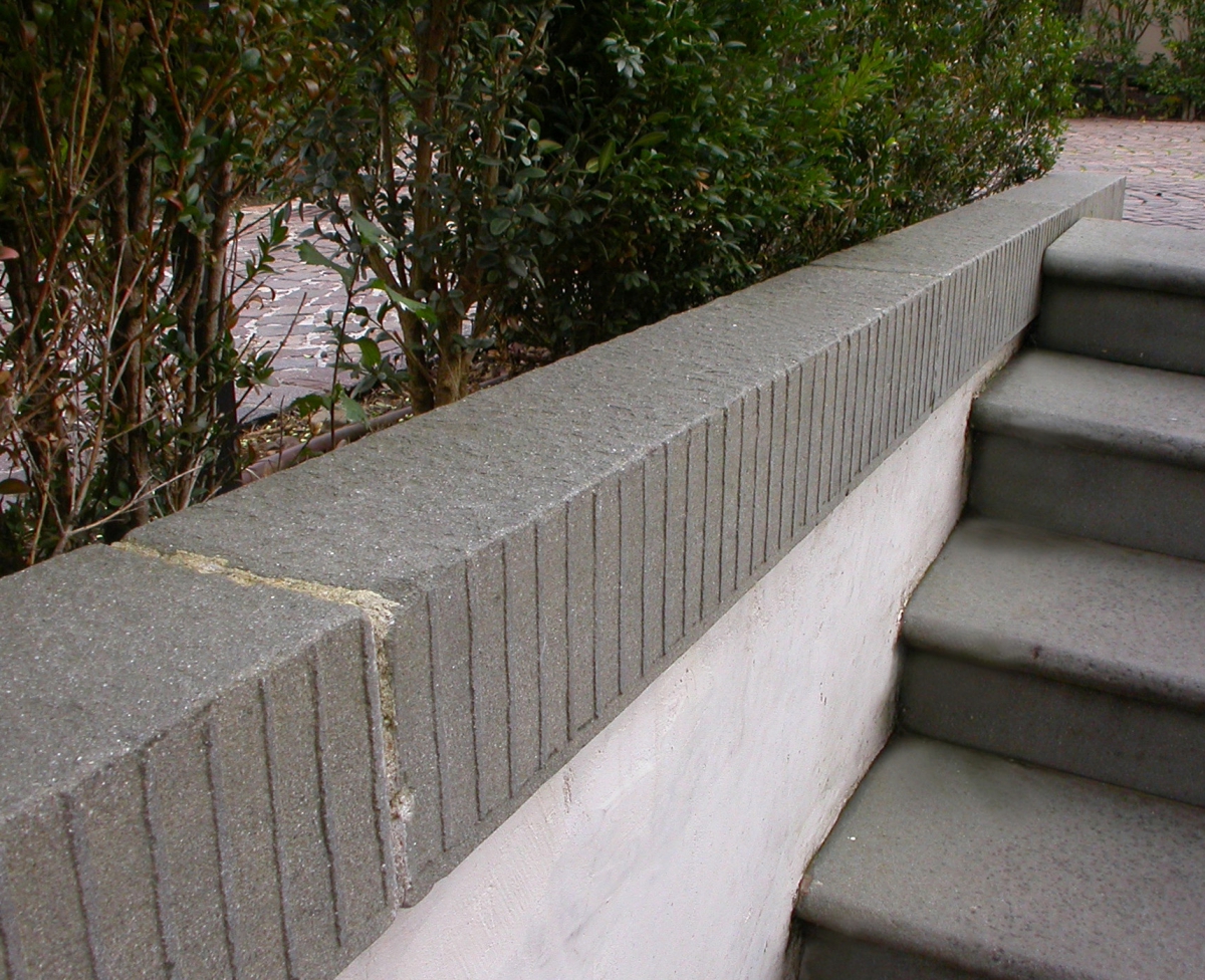 Kerb Pietra Macigno of Greve flamed and gradinato - Grand Hotel Villa Cora - Firenze